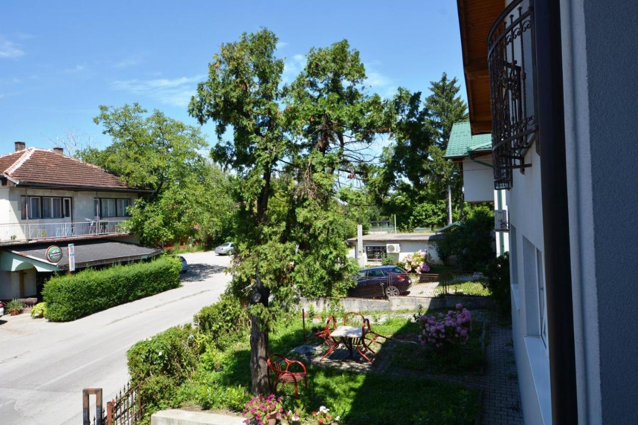 Bihać Nour El Donyaヴィラ エクステリア 写真